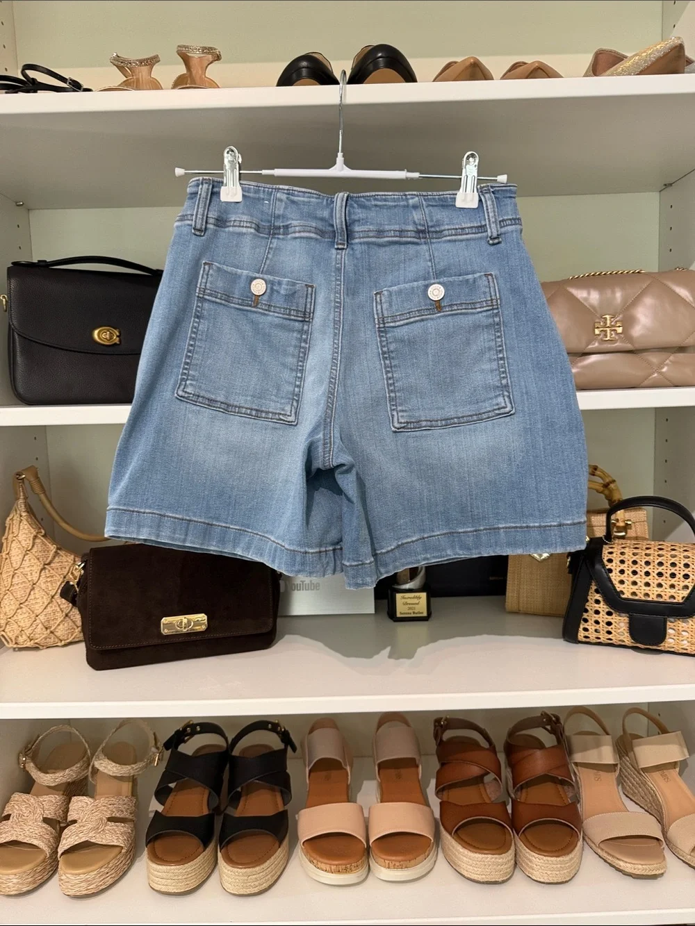 Chico’s pull On Short Light Blue Denim - Picture 2 of 2